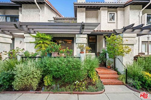 1490 Palisades Dr, Pacific Palisades, CA, 90272-2161 | Card Image