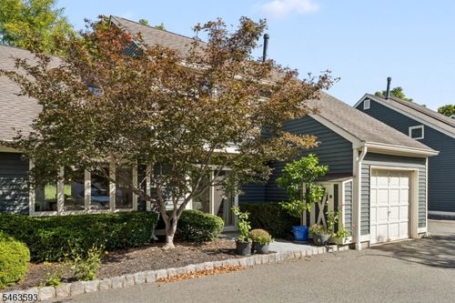52 Village Dr, Basking Ridge, NJ, 07920-1342 | Card Image