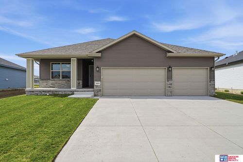 2833 N 90th St, Lincoln, NE, 68507-9415 | Card Image