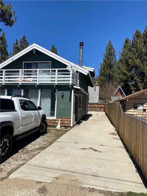 749 Elysian Blvd, Big Bear City, CA, 92314-9155 | Card Image