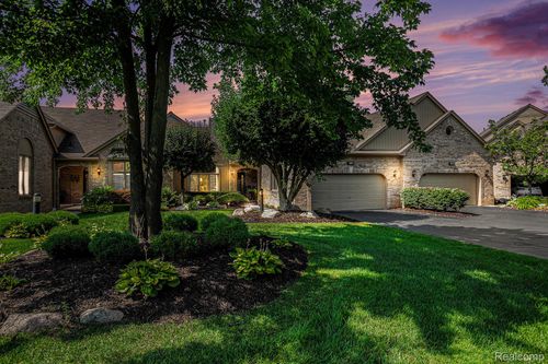 2221 Juniper Ct, Shelby Township, MI, 48316-1050 | Card Image