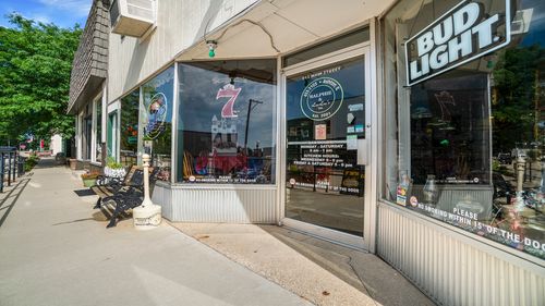 812 Main St, Ashton, IL, 61006-9258 | Card Image