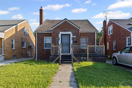 7437 E Robinwood St, Detroit, MI, 48234-3160 | Card Image