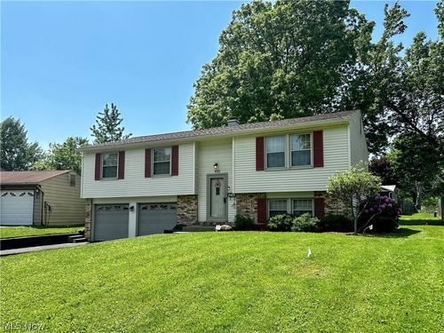 100 Blossom Ln, Niles, OH, 44446-2031 | Card Image