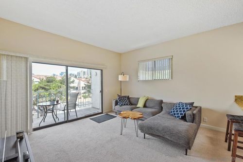 3e-8310 Regents Rd, San Diego, CA, 92117 | Card Image
