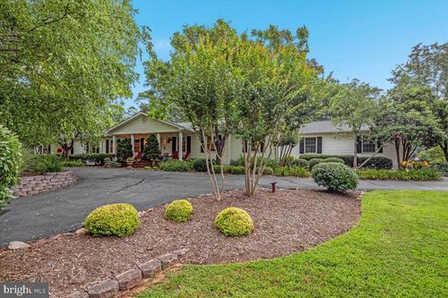 10095 Fox Hound Dr, Nokesville, VA, 20181-1431 | Card Image
