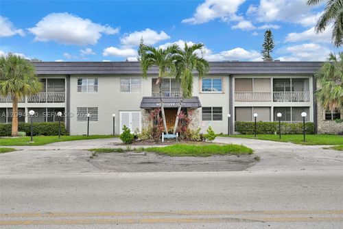 104-13101 Memorial Hwy, North Miami, FL, 33161-3901 | Card Image