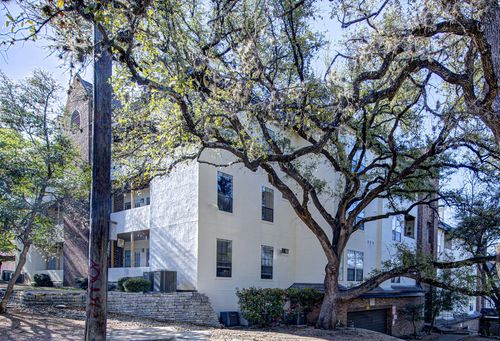 apt-107-3001 Cedar St, Austin, TX, 78705-2945 | Card Image