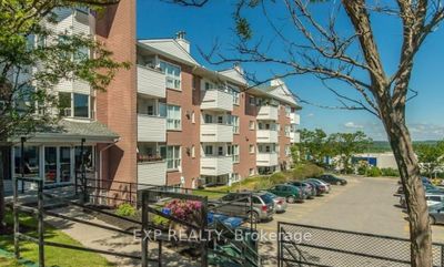 B07 - 120 Bell Farm Rd, Condo with 2 bedrooms, 2 bathrooms and 1 parking in Barrie ON | Image 1