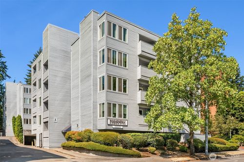 202-10329 Meridian Ave N, Seattle, WA, 98133-9488 | Card Image