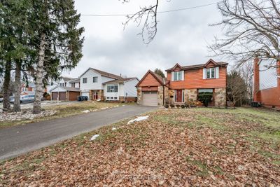 64 Jill Cres, House other with 4 bedrooms, 3 bathrooms and 7 parking in Brampton ON | Image 1