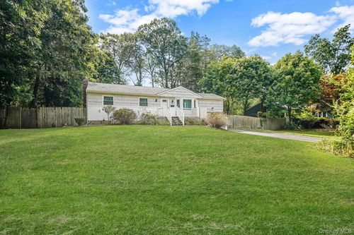 121 Foxdale Ln, Port Jefferson, NY, 11777-1519 | Card Image