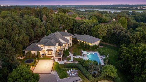 11068 Bell Oaks Estate Rd, Eden Prairie, MN, 55347-5252 | Card Image