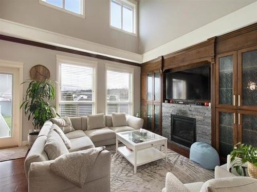 17433 1 Ave, Surrey, BC, V3Z9P9 | Card Image