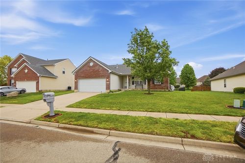 1484 Observatory Dr, Fairborn, OH, 45324-8571 | Card Image