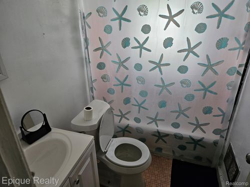 19392 Justine St, Detroit, MI, 48234-2132 | Card Image