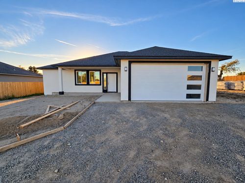 2134 S Elm Pl, Kennewick, WA, 99337-5664 | Card Image