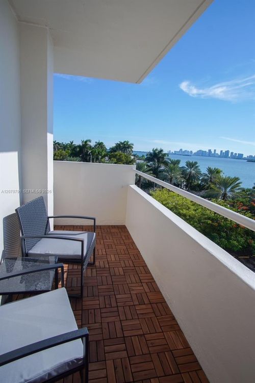 501-7904 West Dr, North Bay Village, FL, 33141-5592 | Card Image