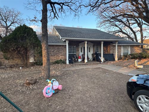 2301 Turner Way, Arlington, TX, 76001-7007 | Card Image