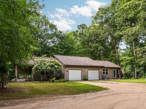 620 Elizabeth St, Fife Lake, MI, 49633-9320 | Card Image