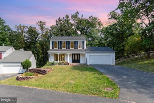 13109 Holly Leaf Ct, WOODBRIDGE, VA, 22192-3827 | Card Image