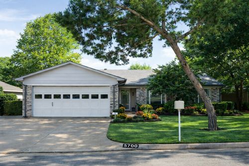 5700 Cherilee Ln, Haltom City, TX, 76148-4111 | Card Image