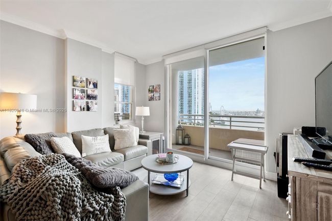 APT-1006 - 888 Brickell Key Dr, Condo with 1 bedrooms, 2 bathrooms and null parking in Miami FL | Image 4