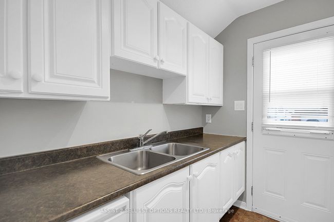 98 - 13C Woodvale Gn Crescent, Condo with 3 bedrooms, 2 bathrooms and null parking in South of Baseline to Knoxdale ON | Image 10