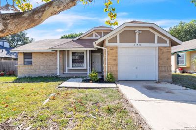 11410 Hatchet Pass, House other with 3 bedrooms, 1 bathrooms and null parking in San Antonio TX | Image 2