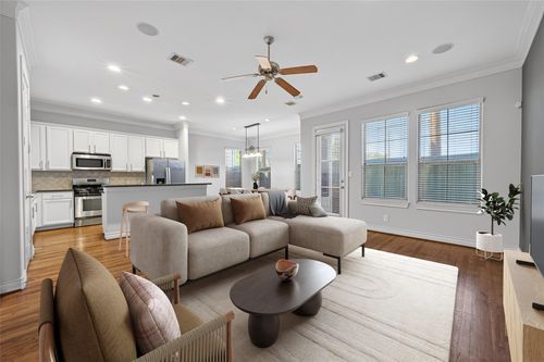 1105 Wagner St, Houston, TX, 77007-5927 | Card Image