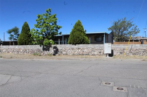 798 W Don Filigonio, Espanola, NM, 87532 | Card Image