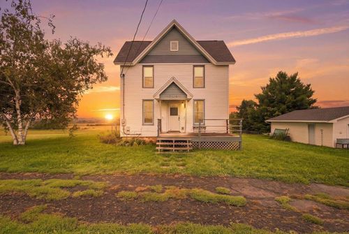 596 Portland Road, Waterloo, WI, 53594 | Card Image