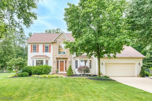 9422 Andrew Dr, Twinsburg, OH, 44087-2709 | Card Image
