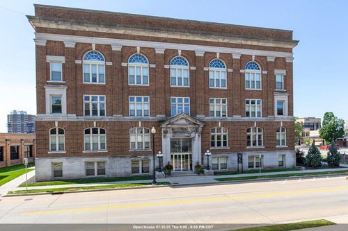 203-105 Washington Avenue, OSHKOSH, WI, 54901 | Card Image