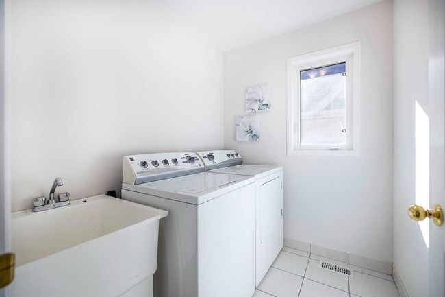 9 Formosa Ave, House other with 4 bedrooms, 3 bathrooms and 3 parking in Ajax ON | Image 31