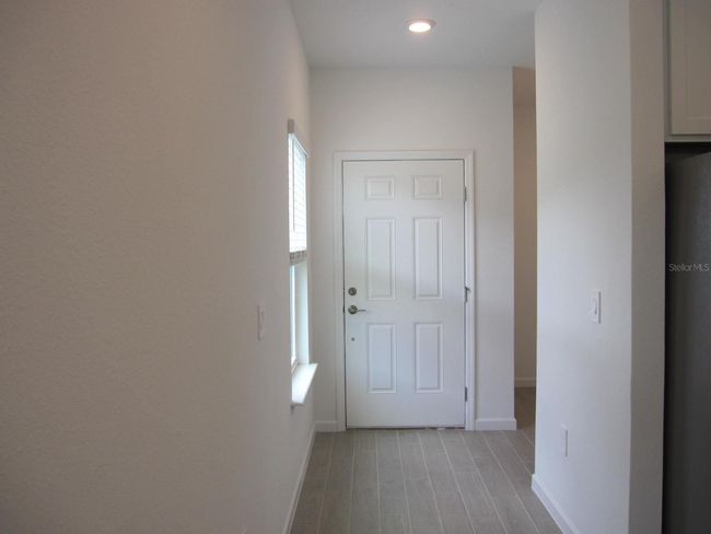Inside front door entrance | Image 11