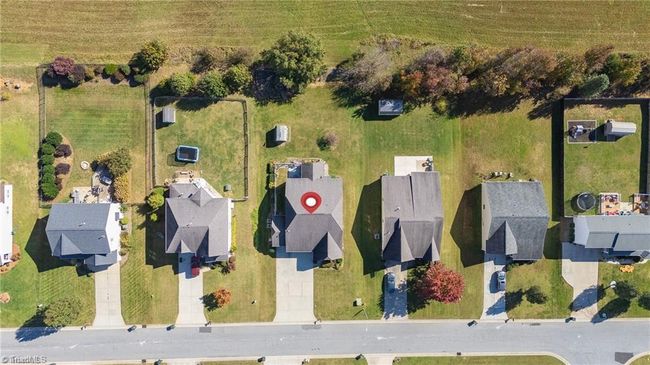 906 Leach Ave, House other with 3 bedrooms, 3 bathrooms and null parking in Thomasville NC | Image 6