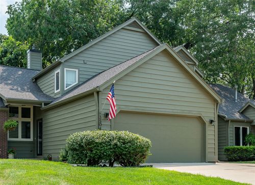 3504 Oak Creek Place, West Des Moines, IA, 50265 | Card Image