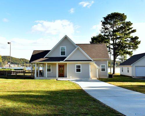 2401 Cowen Cir, Guntersville, AL, 35976-2221 | Card Image