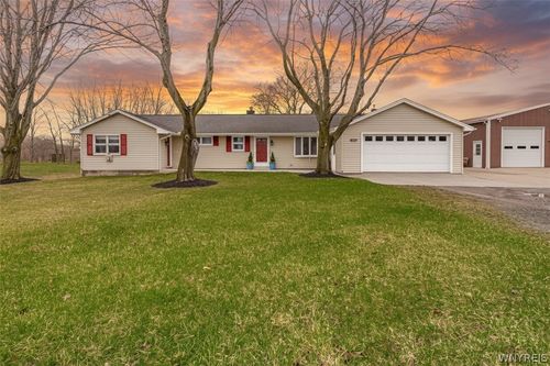 1693 W Creek Rd, Burt, NY, 14028-9601 | Card Image