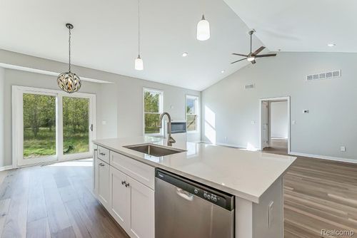 9758 Iosco Ridge Dr, Gregory, MI, 48137-9789 | Card Image