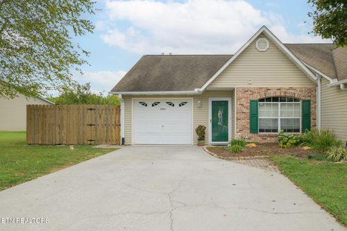 7591 Creek Song Ct, Knoxville, TN, 37920-8233 | Card Image