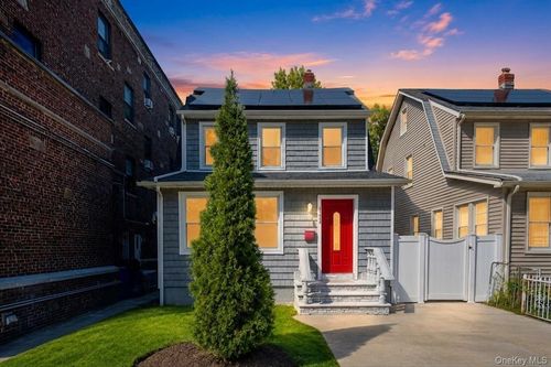 112-38 200th Street, New York, NY, 11412 | Card Image