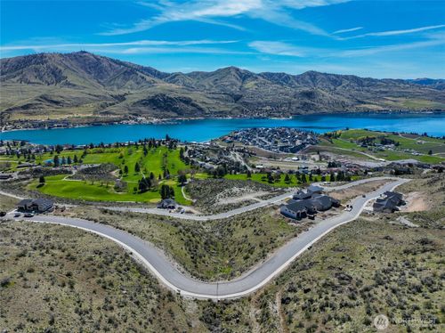 905 & 909 Long Drive, Chelan, WA, 98816 | Card Image