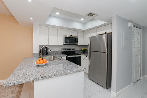205-1530 Se Royal Green Cir, Port St Lucie, FL, 34952-4667 | Card Image