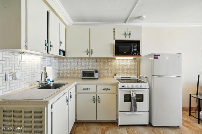 Kitchen | Image 6