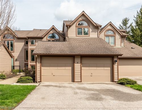 3 Windrush Ln, Beachwood, OH, 44122-7504 | Card Image