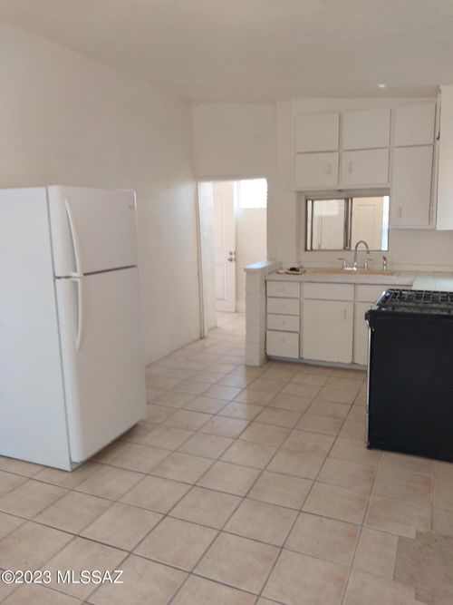 2-3040 N Balboa Ave, Tucson, AZ, 85705-3824 | Card Image