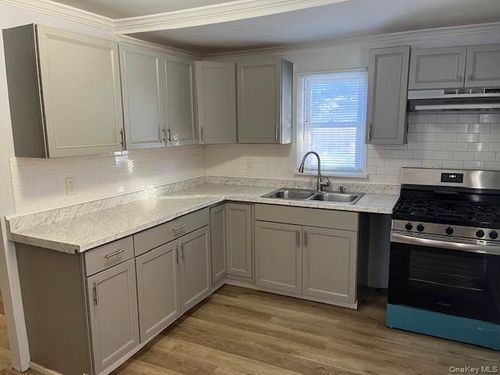 84 Point Rd, Flanders, NY, 11901-3846 | Card Image