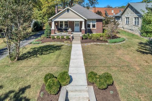 2926 Westmoreland Dr, Nashville, TN, 37212-4717 | Card Image